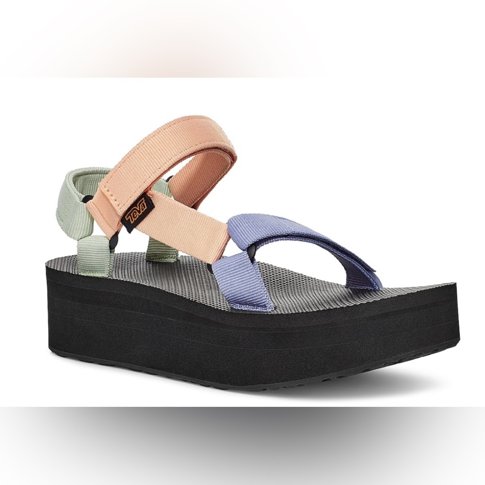 Brand New Teva Flatform Universal Size 8 Sherbert